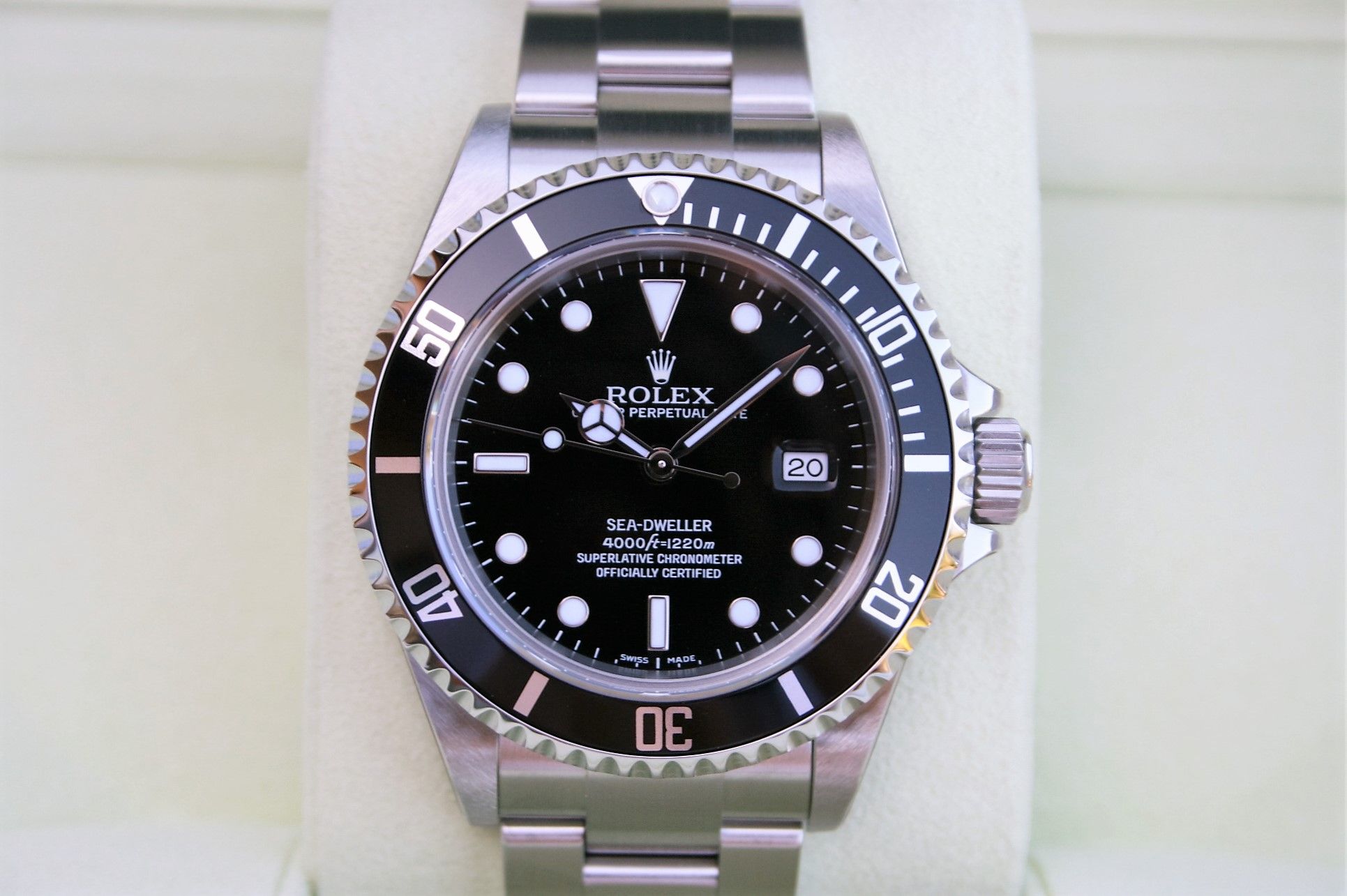 Rolex Seadweller 16600 New Old Stock 
