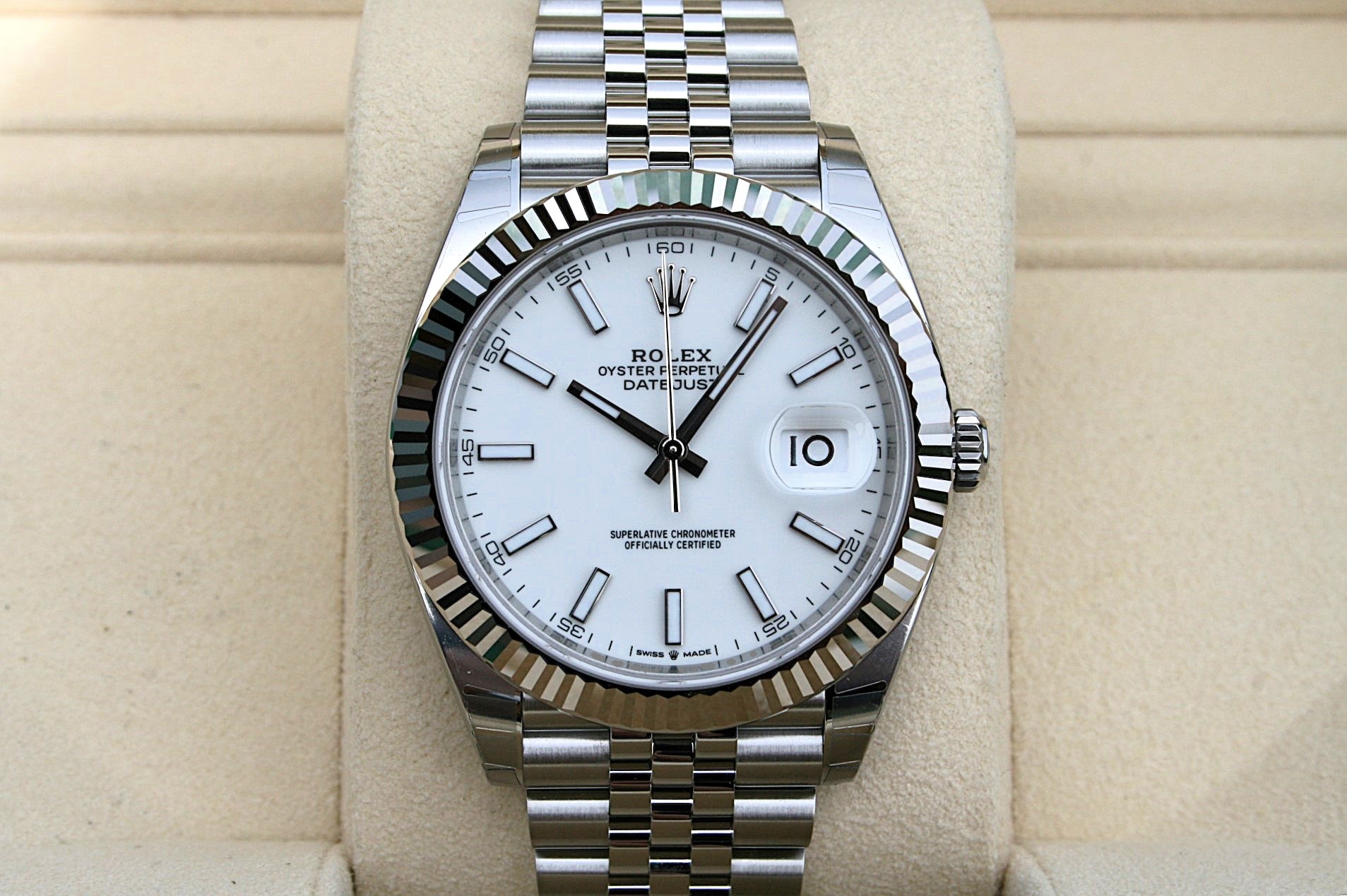 白 2026 NEW UNWORN Rolex Datejust White Dial 18K White Gold Fluted